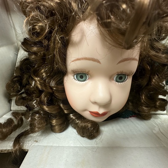 15 Porcelain Dolls New In Box - Picture 16 of 16